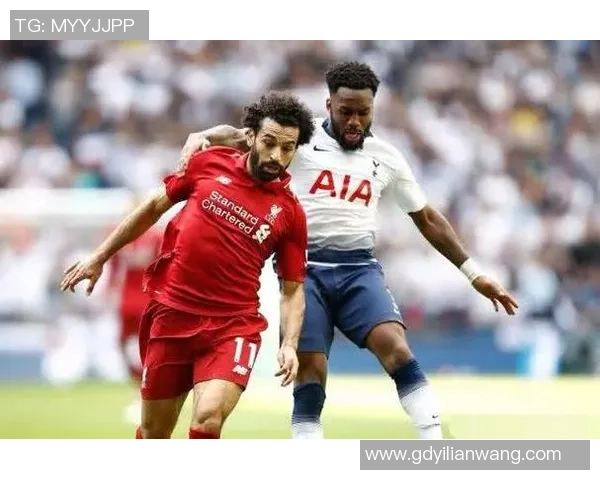 英超激战：利物浦与尤文图斯战成平局乌龙球成比赛转折点解析